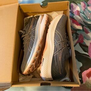 Like New Asics Womens Gel Kayano 29 Piedmont Gray/Deep Plum Running Shoes Sz 9